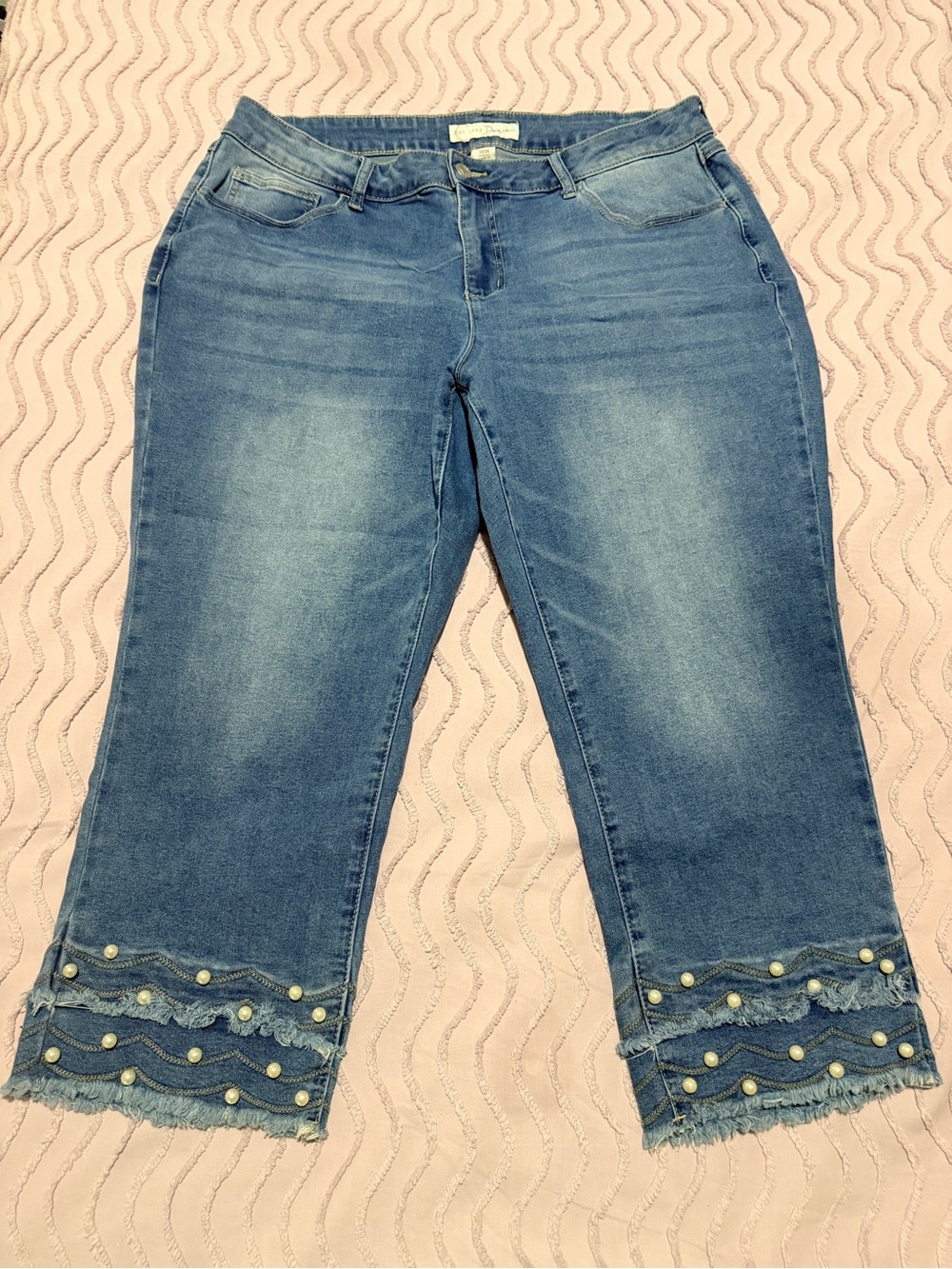 Women's Blue Cropped Pearl-Trim Jeans